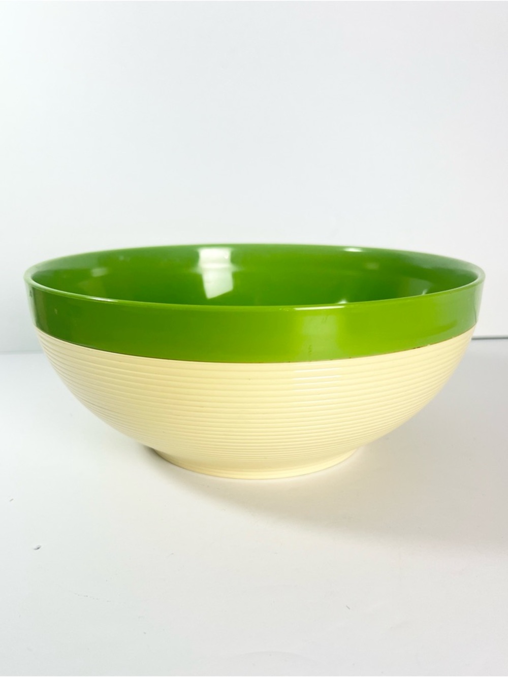 Vintage Raffiaware Serving Bowl Thermo-temp made in USA